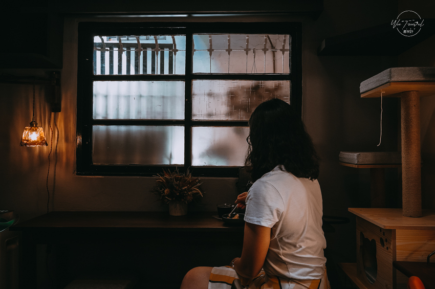 松江南京站隱弄宅咖啡店,隱藏巷弄內120年百年老屋咖啡廳裡延續愛貓的故事,踏尋小島甜點