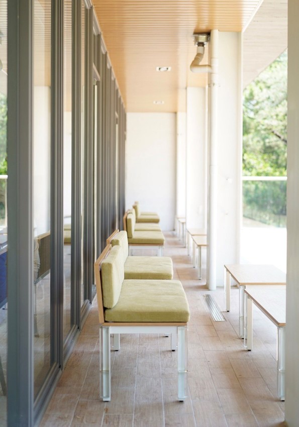 新竹動物園裡新開幕『春室Glass Studio + The POOL』是一間咖啡廳結合玻璃工藝博物館,還能體驗口吹玻璃!鄰近新竹公園 - 阿華田的美食日記