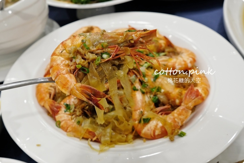 台中婚宴會館多一家！就在火車站旁～天圓地方儷軒會館大小廳都有，一桌也能坐優雅包廂