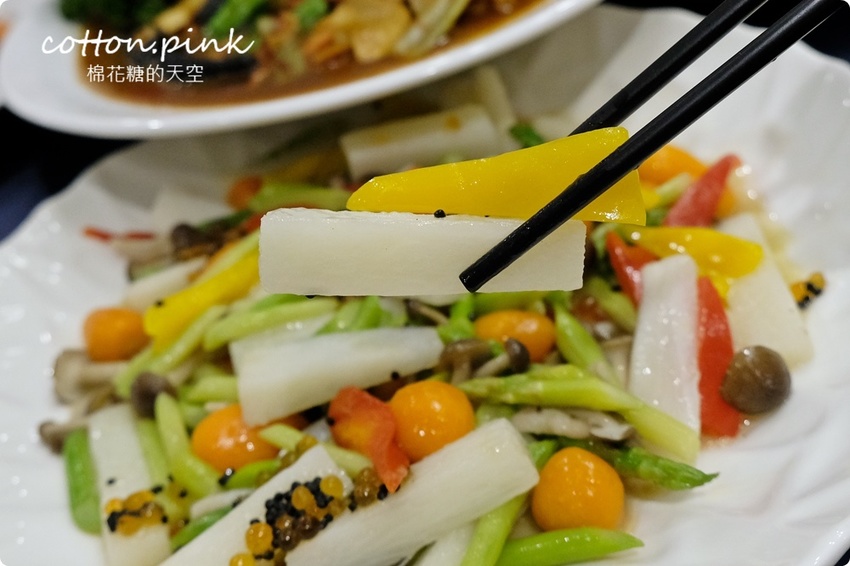 台中婚宴會館多一家！就在火車站旁～天圓地方儷軒會館大小廳都有，一桌也能坐優雅包廂