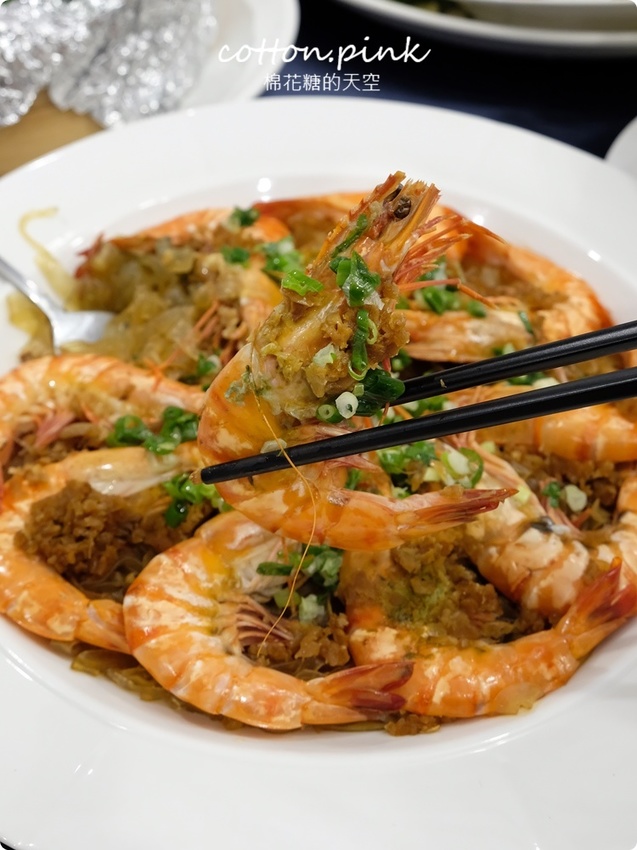 台中婚宴會館多一家!就在火車站旁~天圓地方儷軒會館大小廳都有,一桌也能坐優雅包廂