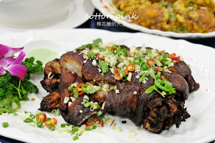 台中婚宴會館多一家！就在火車站旁～天圓地方儷軒會館大小廳都有，一桌也能坐優雅包廂