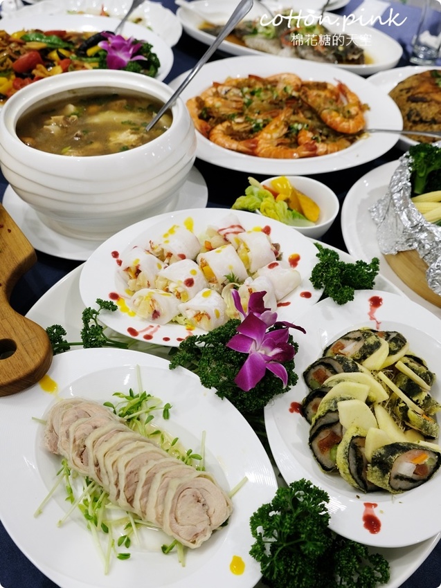 台中婚宴會館多一家!就在火車站旁~天圓地方儷軒會館大小廳都有,一桌也能坐優雅包廂