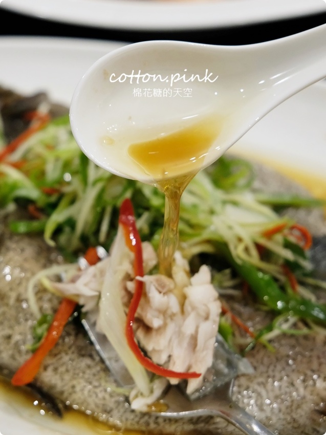 台中婚宴會館多一家!就在火車站旁~天圓地方儷軒會館大小廳都有,一桌也能坐優雅包廂