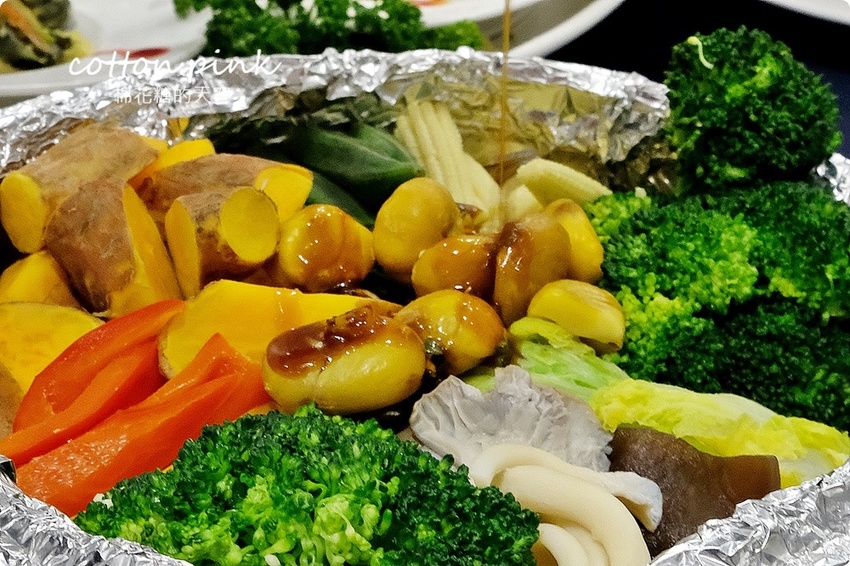 台中婚宴會館多一家！就在火車站旁～天圓地方儷軒會館大小廳都有，一桌也能坐優雅包廂