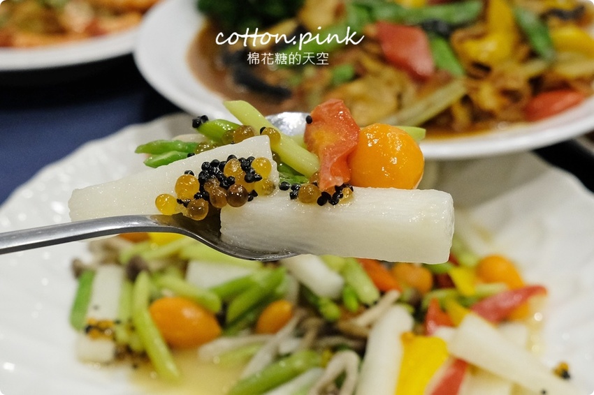 台中婚宴會館多一家！就在火車站旁～天圓地方儷軒會館大小廳都有，一桌也能坐優雅包廂