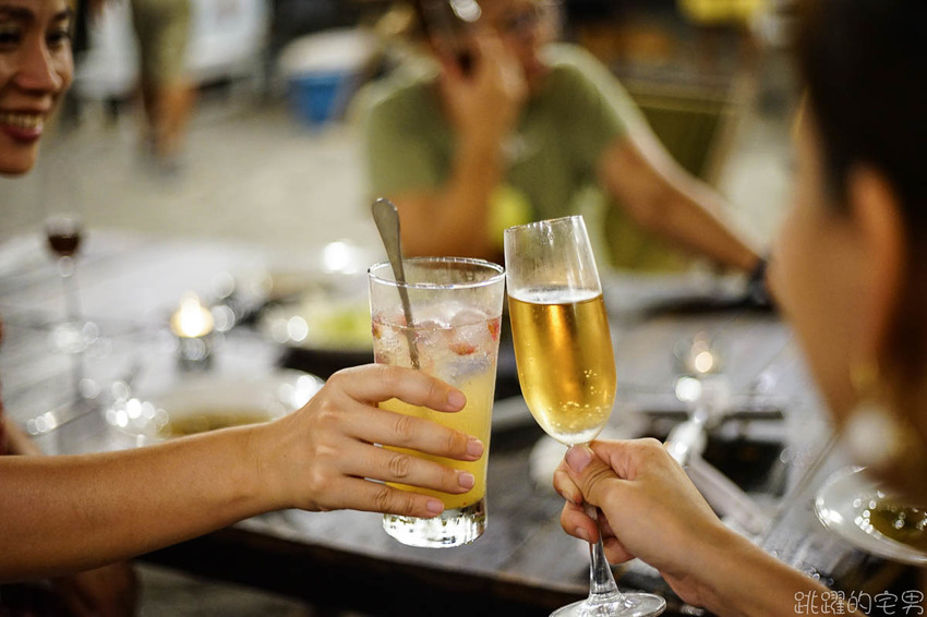 花蓮驚艷新玩法!! 享受專人服務 太平洋海灘仰望絕美銀河 閃亮到捨不得眨眼!! 星空導覽 火舞秀 銀河星空餐桌 台灣最美的風景就在花蓮 嘻餐町 花蓮旅遊 花蓮景點 花蓮驚艷新玩法!! 享受專人服務 太平洋海灘仰望絕美銀河 閃亮到捨不得眨眼!! 星空導覽 火舞秀 銀河星空餐桌 台灣最美的風景就在花蓮 嘻餐町 花蓮旅遊 花蓮景點