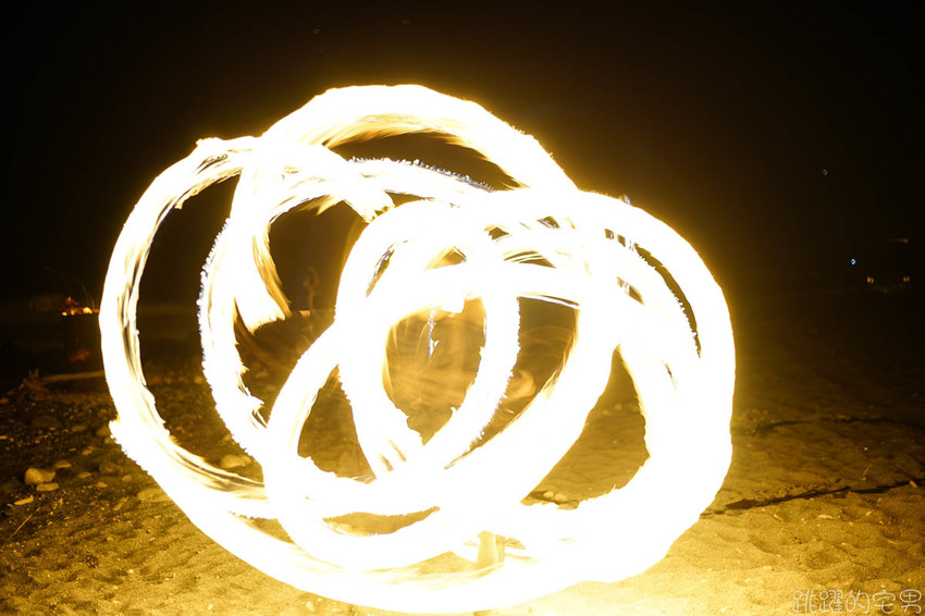 花蓮驚艷新玩法!! 享受專人服務 太平洋海灘仰望絕美銀河 閃亮到捨不得眨眼!! 星空導覽 火舞秀 銀河星空餐桌 台灣最美的風景就在花蓮 嘻餐町 花蓮旅遊 花蓮景點 花蓮驚艷新玩法!! 享受專人服務 太平洋海灘仰望絕美銀河 閃亮到捨不得眨眼!! 星空導覽 火舞秀 銀河星空餐桌 台灣最美的風景就在花蓮 嘻餐町 花蓮旅遊 花蓮景點