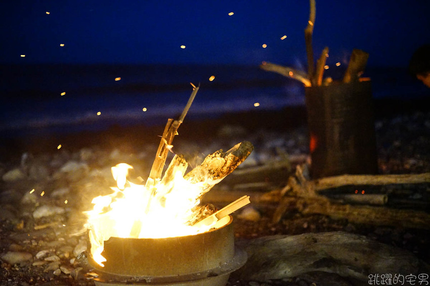 花蓮驚艷新玩法!! 享受專人服務 太平洋海灘仰望絕美銀河 閃亮到捨不得眨眼!! 星空導覽 火舞秀 銀河星空餐桌 台灣最美的風景就在花蓮 嘻餐町 花蓮旅遊 花蓮景點 花蓮驚艷新玩法!! 享受專人服務 太平洋海灘仰望絕美銀河 閃亮到捨不得眨眼!! 星空導覽 火舞秀 銀河星空餐桌 台灣最美的風景就在花蓮 嘻餐町 花蓮旅遊 花蓮景點