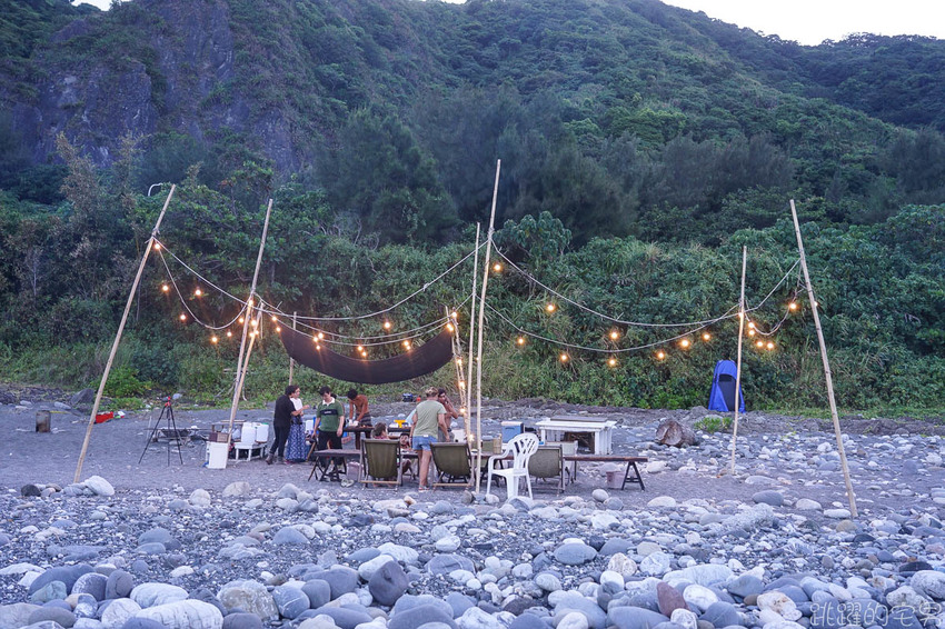 花蓮驚艷新玩法!! 享受專人服務 太平洋海灘仰望絕美銀河 閃亮到捨不得眨眼!! 星空導覽 火舞秀 銀河星空餐桌 台灣最美的風景就在花蓮 嘻餐町 花蓮旅遊 花蓮景點 花蓮驚艷新玩法!! 享受專人服務 太平洋海灘仰望絕美銀河 閃亮到捨不得眨眼!! 星空導覽 火舞秀 銀河星空餐桌 台灣最美的風景就在花蓮 嘻餐町 花蓮旅遊 花蓮景點