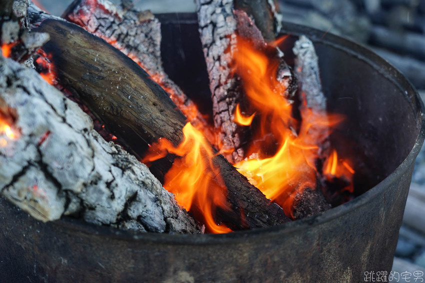 花蓮驚艷新玩法!! 享受專人服務 太平洋海灘仰望絕美銀河 閃亮到捨不得眨眼!! 星空導覽 火舞秀 銀河星空餐桌 台灣最美的風景就在花蓮 嘻餐町 花蓮旅遊 花蓮景點 花蓮驚艷新玩法!! 享受專人服務 太平洋海灘仰望絕美銀河 閃亮到捨不得眨眼!! 星空導覽 火舞秀 銀河星空餐桌 台灣最美的風景就在花蓮 嘻餐町 花蓮旅遊 花蓮景點