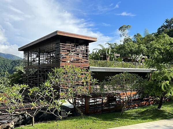 [南投住宿] The Bal'e Villas 牛眠埔里 巴峇島風Villa 露天泳池 明星都來渡假了！#南投埔里兩天一夜 @蛋寶