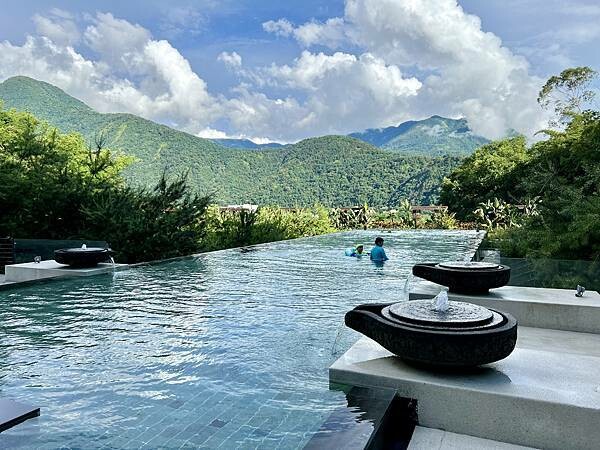 [南投住宿] The Bal'e Villas 牛眠埔里 巴峇島風Villa 露天泳池 明星都來渡假了！#南投埔里兩天一夜 @蛋寶