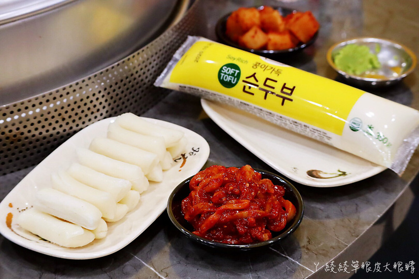 韓蚌蚌海鮮研究院新竹店｜不用飛韓國就可以吃到巨無霸海鮮鍋！兩人就能開鍋，網美必拍浴缸月亮獨角獸照