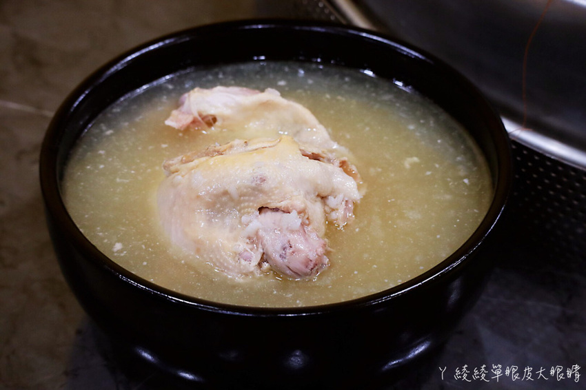 韓蚌蚌海鮮研究院新竹店｜不用飛韓國就可以吃到巨無霸海鮮鍋！兩人就能開鍋，網美必拍浴缸月亮獨角獸照