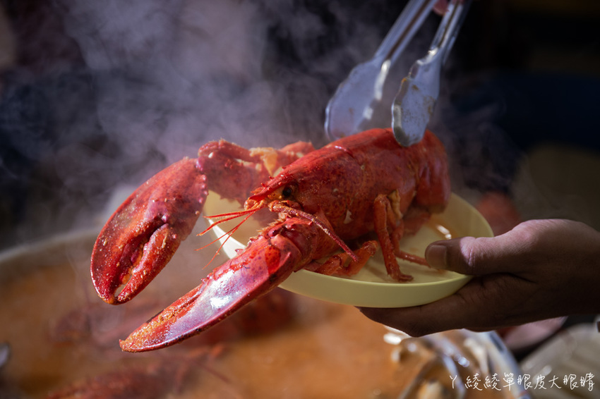 韓蚌蚌海鮮研究院新竹店｜不用飛韓國就可以吃到巨無霸海鮮鍋！兩人就能開鍋，網美必拍浴缸月亮獨角獸照