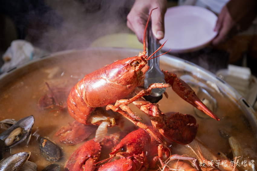 韓蚌蚌海鮮研究院新竹店｜不用飛韓國就可以吃到巨無霸海鮮鍋！兩人就能開鍋，網美必拍浴缸月亮獨角獸照