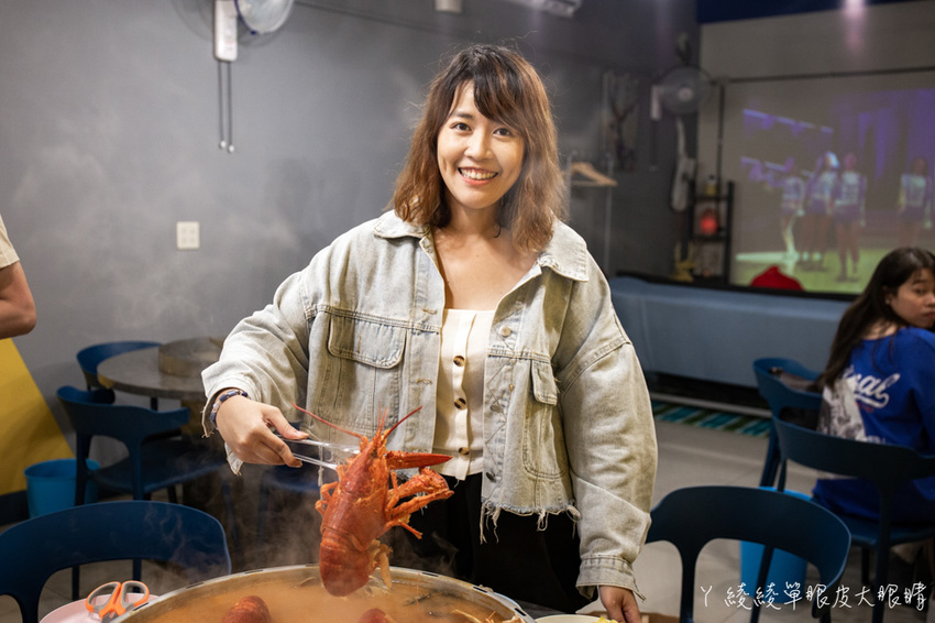 韓蚌蚌海鮮研究院新竹店｜不用飛韓國就可以吃到巨無霸海鮮鍋！兩人就能開鍋，網美必拍浴缸月亮獨角獸照