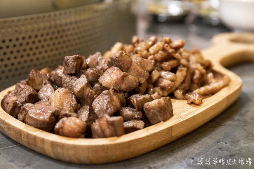 韓蚌蚌海鮮研究院新竹店｜不用飛韓國就可以吃到巨無霸海鮮鍋！兩人就能開鍋，網美必拍浴缸月亮獨角獸照