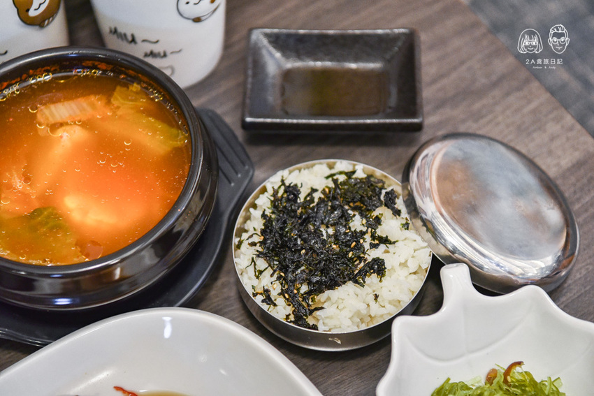 蝦拼鍋：台中西屯區美食-全台首家韓式醬油螃蟹專賣店，不用出國在逢甲就吃得到！另有泰國活蝦火鍋吃到飽，海鮮控可別錯過～ - 2A食旅日記