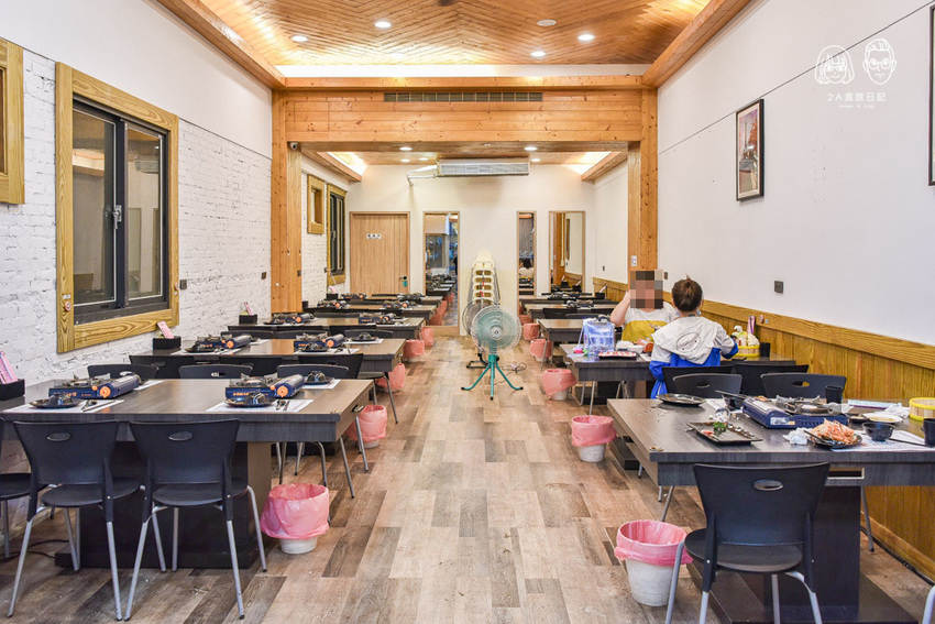 蝦拼鍋：台中西屯區美食-全台首家韓式醬油螃蟹專賣店，不用出國在逢甲就吃得到！另有泰國活蝦火鍋吃到飽，海鮮控可別錯過～ - 2A食旅日記