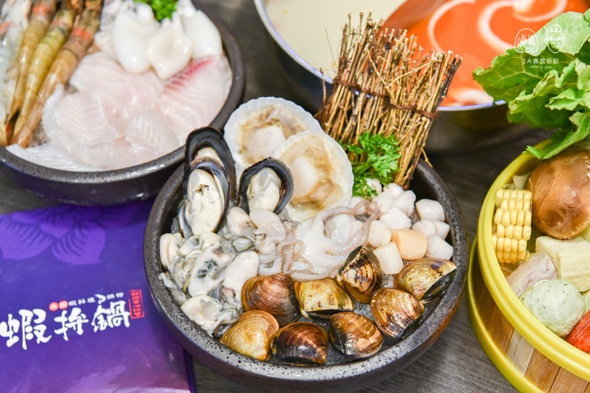 蝦拼鍋：台中西屯區美食-全台首家韓式醬油螃蟹專賣店，不用出國在逢甲就吃得到！另有泰國活蝦火鍋吃到飽，海鮮控可別錯過～ - 2A食旅日記