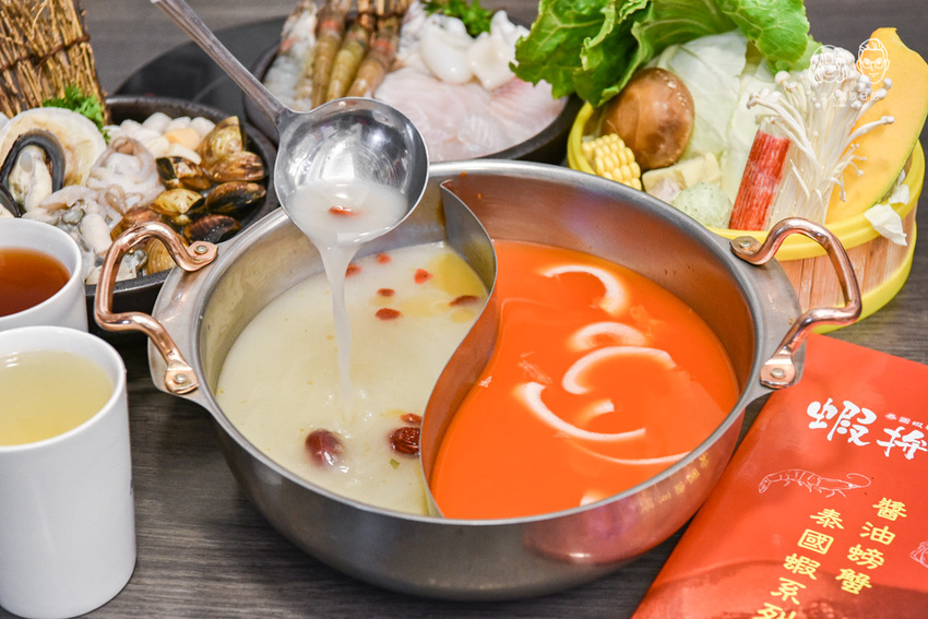 蝦拼鍋：台中西屯區美食-全台首家韓式醬油螃蟹專賣店，不用出國在逢甲就吃得到！另有泰國活蝦火鍋吃到飽，海鮮控可別錯過～ - 2A食旅日記