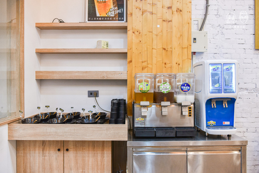 蝦拼鍋：台中西屯區美食-全台首家韓式醬油螃蟹專賣店，不用出國在逢甲就吃得到！另有泰國活蝦火鍋吃到飽，海鮮控可別錯過～ - 2A食旅日記