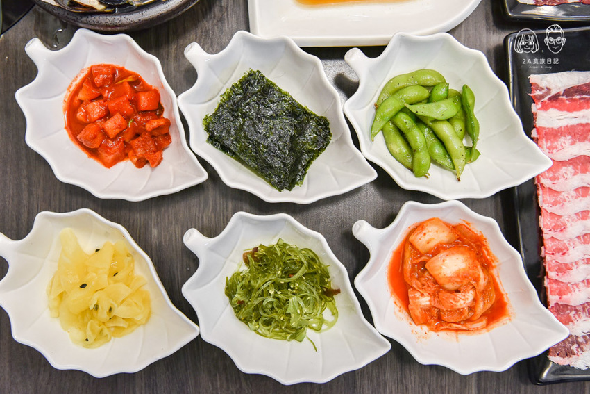 蝦拼鍋：台中西屯區美食-全台首家韓式醬油螃蟹專賣店，不用出國在逢甲就吃得到！另有泰國活蝦火鍋吃到飽，海鮮控可別錯過～ - 2A食旅日記