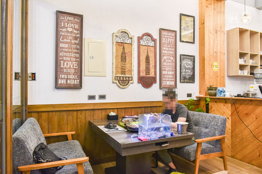 蝦拼鍋：台中西屯區美食-全台首家韓式醬油螃蟹專賣店，不用出國在逢甲就吃得到！另有泰國活蝦火鍋吃到飽，海鮮控可別錯過～ - 2A食旅日記