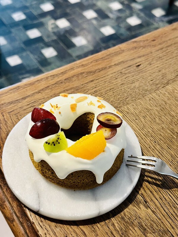 【台灣，台南市，安平區】Meller墨樂咖啡，森林系咖啡廳，戚風蛋糕好拍又美味。（台南下午茶推薦/安平下午