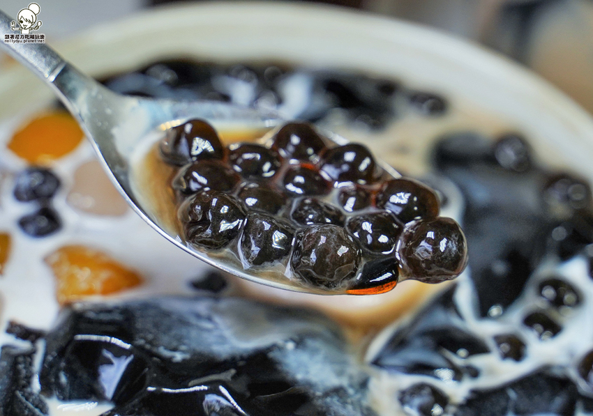 瘋仙草 嫩仙草 燒仙草 冰品 甜點 芋頭 高雄必吃 排隊 必吃