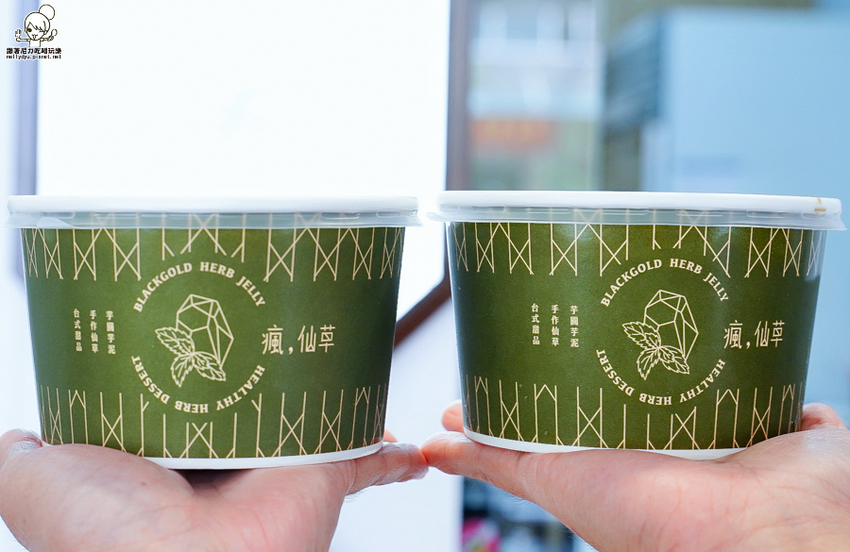 瘋仙草 嫩仙草 燒仙草 冰品 甜點 芋頭 高雄必吃 排隊 必吃