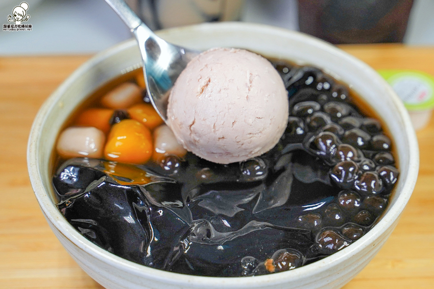 瘋仙草 嫩仙草 燒仙草 冰品 甜點 芋頭 高雄必吃 排隊 必吃