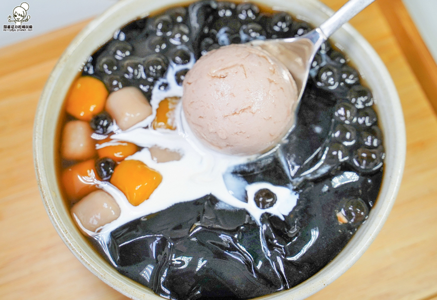 瘋仙草 嫩仙草 燒仙草 冰品 甜點 芋頭 高雄必吃 排隊 必吃