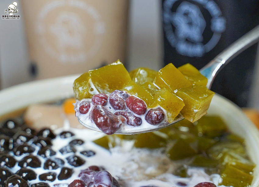 瘋仙草 嫩仙草 燒仙草 冰品 甜點 芋頭 高雄必吃 排隊 必吃