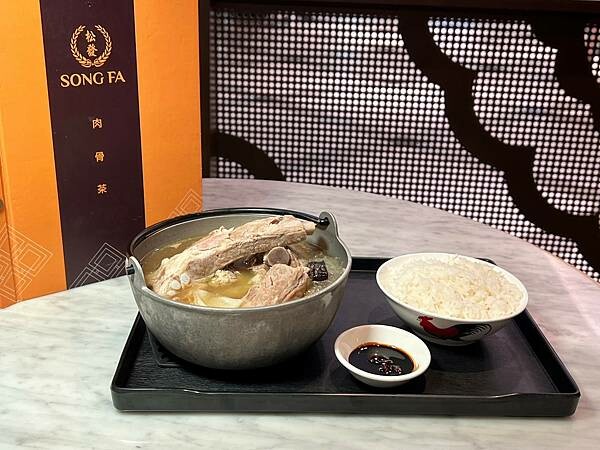 +(台北肉骨茶)松發肉骨茶~連續七年榮獲米其林推薦美食!湯頭