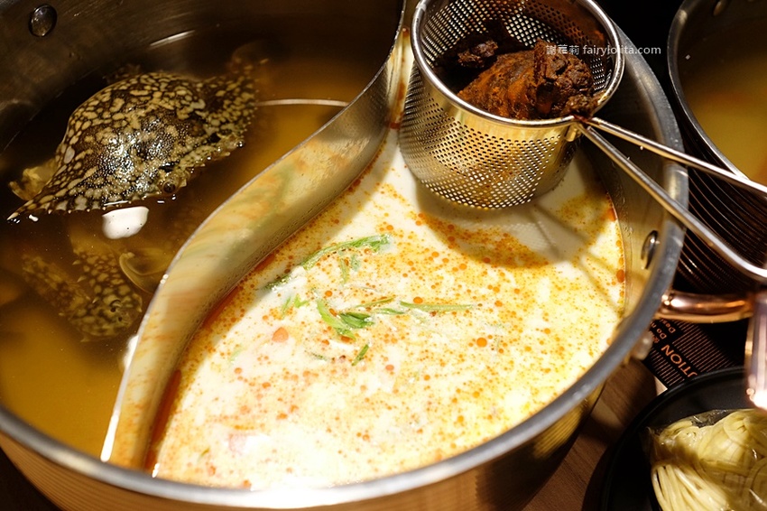 藏王極上鍋物-林口店。號稱「林口最強和牛海鮮鍋物」新開幕，超狂浮誇海老鍋，近100隻鮮蝦讓你吃到爽！ @蹦啾♥謝蘿莉 La vie heureuse