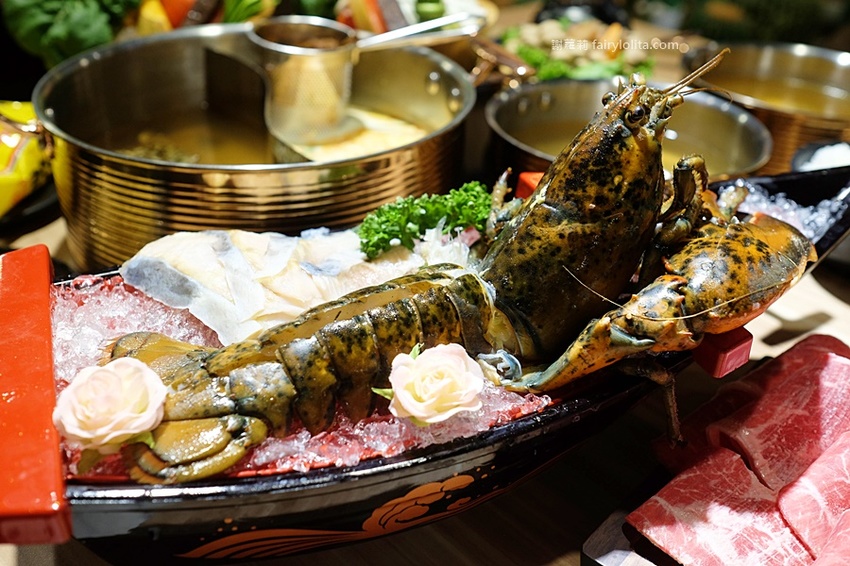 藏王極上鍋物-林口店。號稱「林口最強和牛海鮮鍋物」新開幕，超狂浮誇海老鍋，近100隻鮮蝦讓你吃到爽！ @蹦啾♥謝蘿莉 La vie heureuse