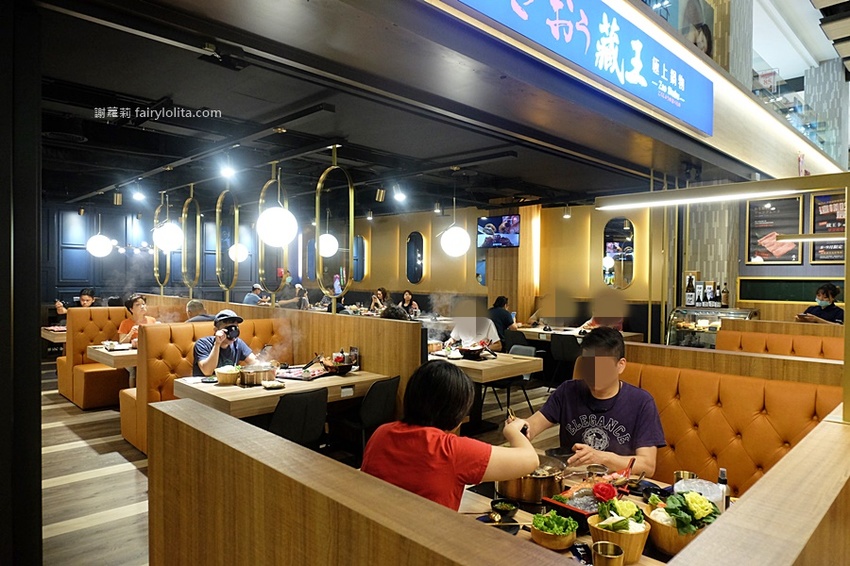 藏王極上鍋物-林口店。號稱「林口最強和牛海鮮鍋物」新開幕，超狂浮誇海老鍋，近100隻鮮蝦讓你吃到爽！ @蹦啾♥謝蘿莉 La vie heureuse