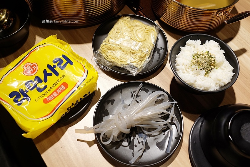 藏王極上鍋物-林口店。號稱「林口最強和牛海鮮鍋物」新開幕，超狂浮誇海老鍋，近100隻鮮蝦讓你吃到爽！ @蹦啾♥謝蘿莉 La vie heureuse