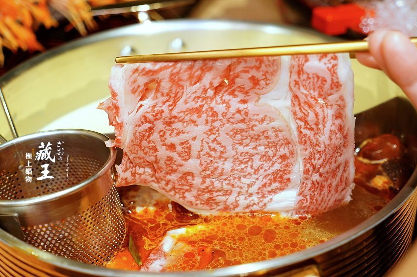 【林口美食】藏王極上鍋物．世界牛豚大賞168盎司，超狂28種頂級肉品!