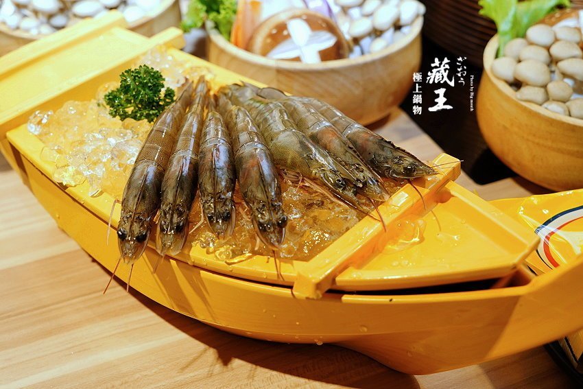 【林口美食】藏王極上鍋物．世界牛豚大賞168盎司，超狂28種頂級肉品!