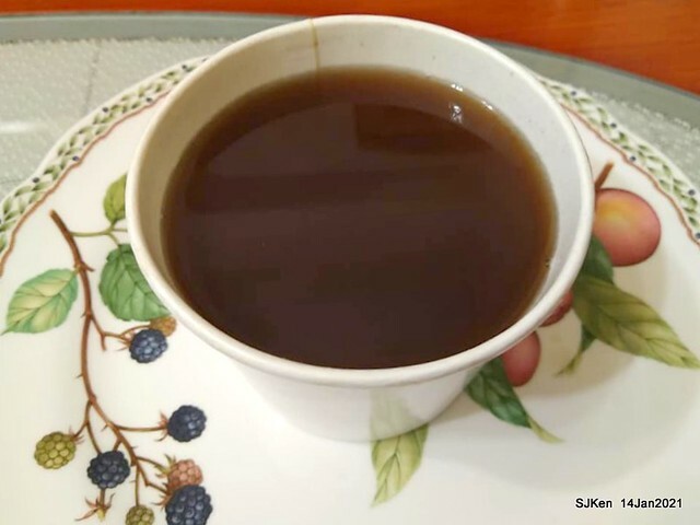 Taiwan traditional sweeten soup, Red bean with Kueh,「盛粿一切蘿蔔糕專賣 南港店」, Taipei, Taiwa, Jan 14, 2021.