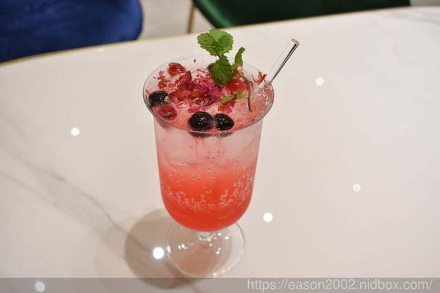 Très Bon Café 好伴 CAFÉ。新開幕模特兒咖啡廳，近小南門捷運站。台北市區裡也能來個悠閒的偽渡假