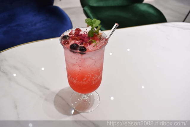 Très Bon Café 好伴 CAFÉ。新開幕模特兒咖啡廳，近小南門捷運站。台北市區裡也能來個悠閒的偽渡假