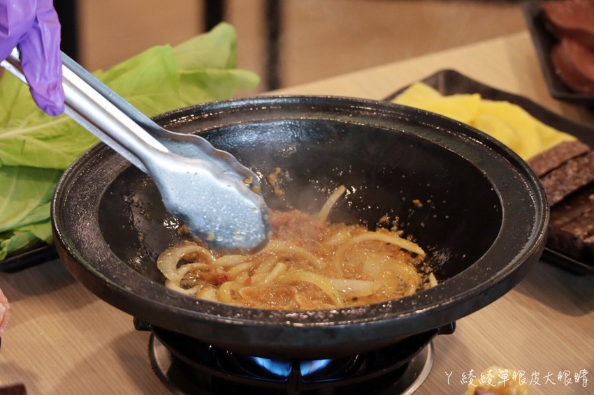 新竹竹北平價小火鍋推薦！鍋賣局百元小火鍋，內用自助吧無限供應免費吃到飽，兩人同行開鍋送肉片