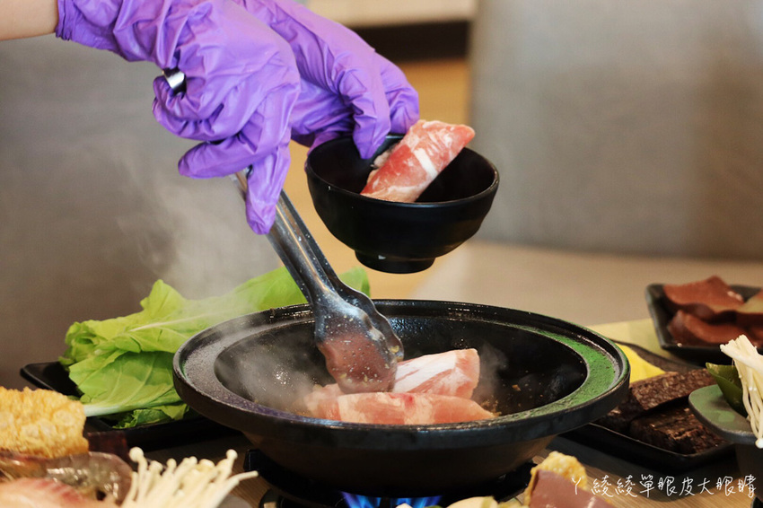 新竹竹北平價小火鍋推薦！鍋賣局百元小火鍋，內用自助吧無限供應免費吃到飽，兩人同行開鍋送肉片