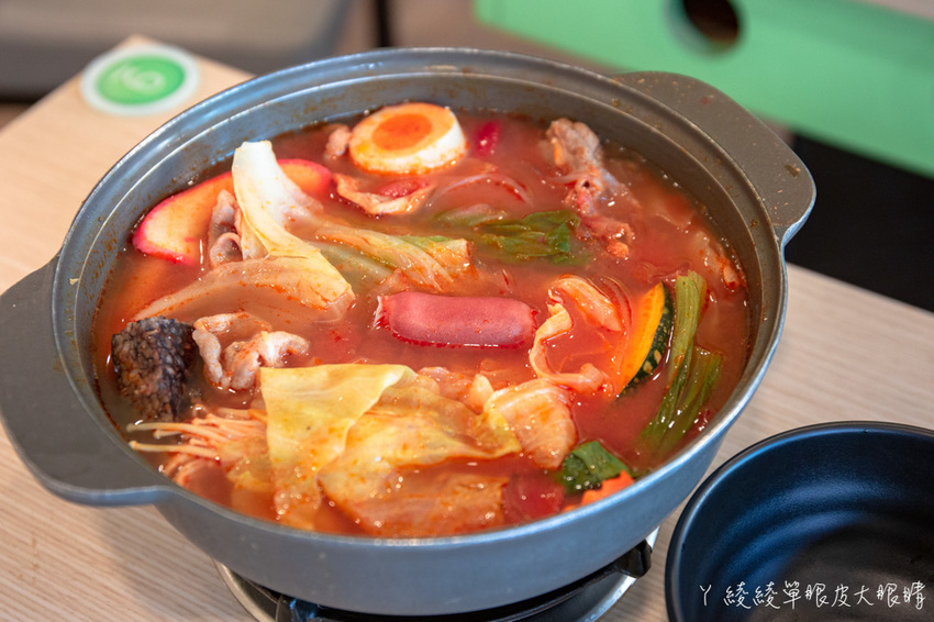 新竹竹北火鍋推薦鍋賣局！高CP值百元平價小火鍋，世界火鍋口味任你挑！內用自助吧免費吃到飽