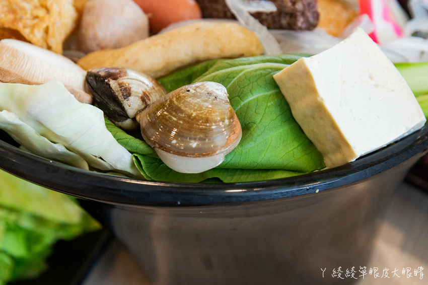 新竹竹北平價小火鍋推薦!鍋賣局百元小火鍋,內用自助吧無限供應免費吃到飽,兩人同行開鍋送肉片